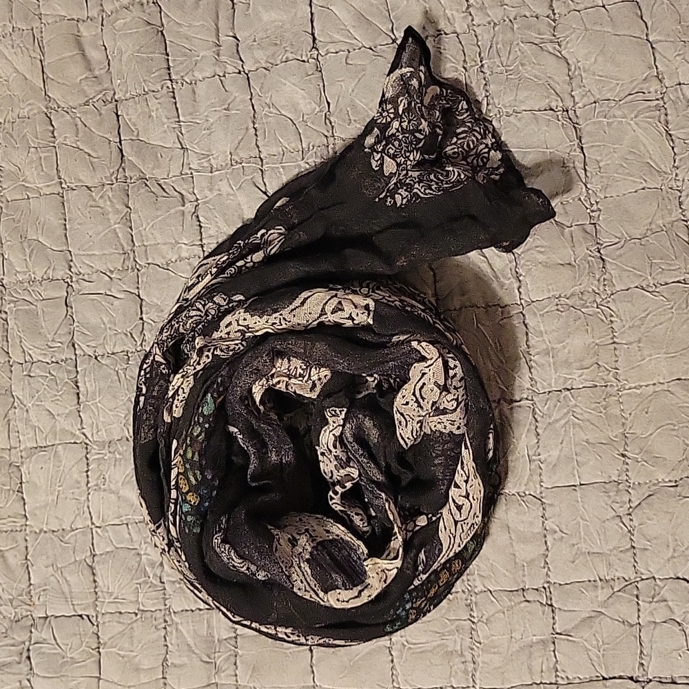 Rue21 Skull print scarf